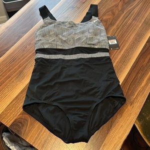 Nike One Piece Swimsuit Size 3X